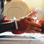 「COVID-19:胎盤可保護胎兒免於母親的垂直感染」專家意見